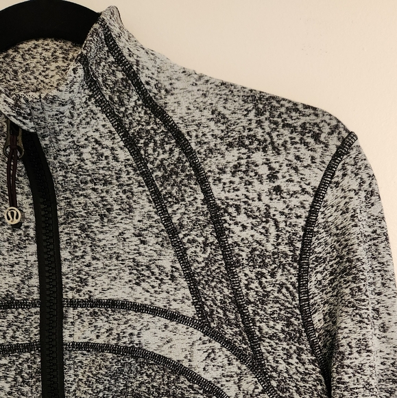 Lululemon Define Jacket: Luminesce Splatter (White/Black) Size 10 - Picture 8 of 14